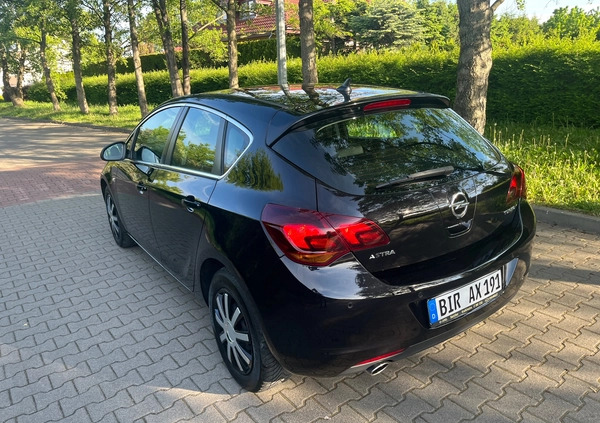 Opel Astra cena 27999 przebieg: 151000, rok produkcji 2011 z Trzebinia małe 466